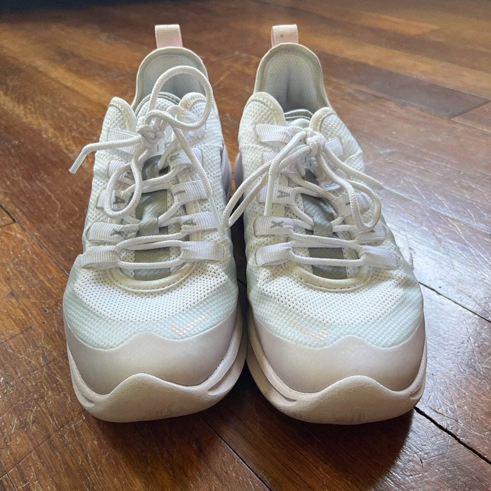 Nike Air Max Axis